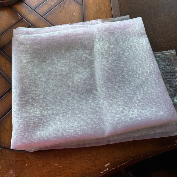 Fabric - Picture 2 of 8